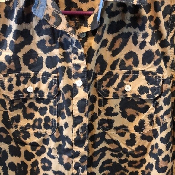 St. John’s bay size small animal print long sleeve button up - Picture 2 of 6